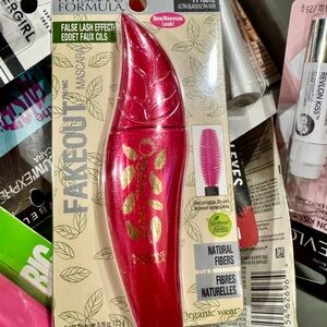 Physicians Formula FakeOut Mascara PF10612 - Vibrant Red